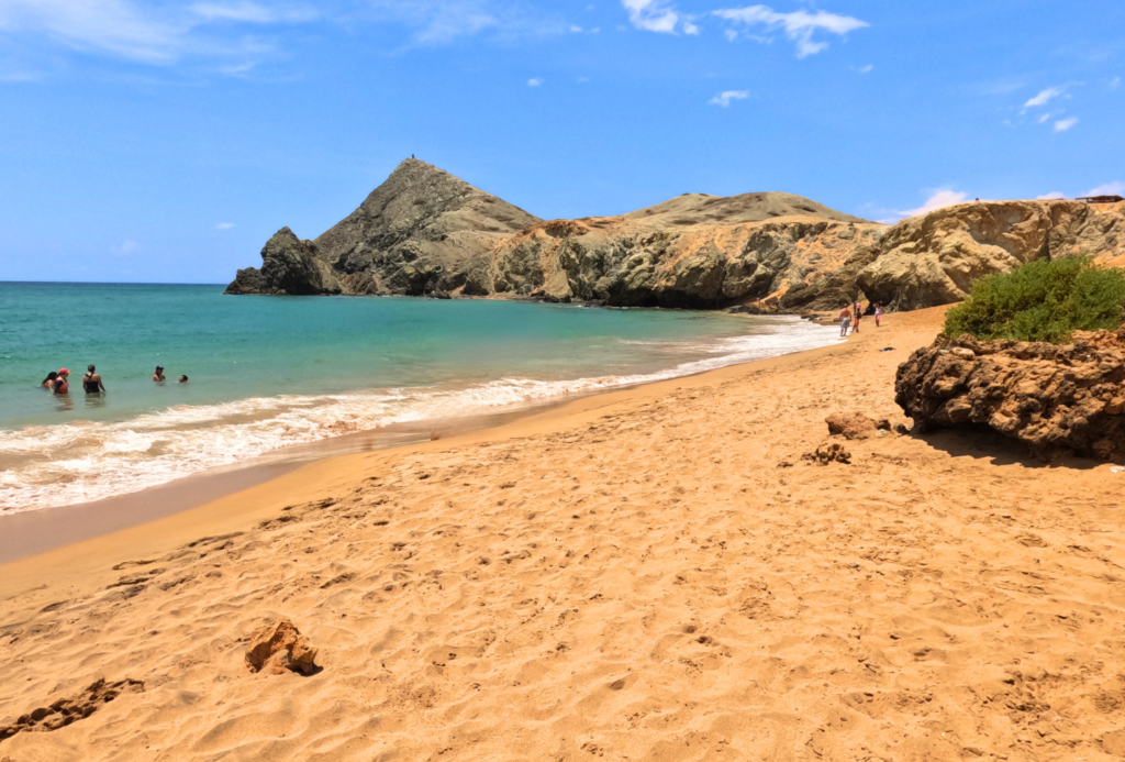 Pilón de Azúcar - Tour 2 días 1 noche Cabo de la Vela